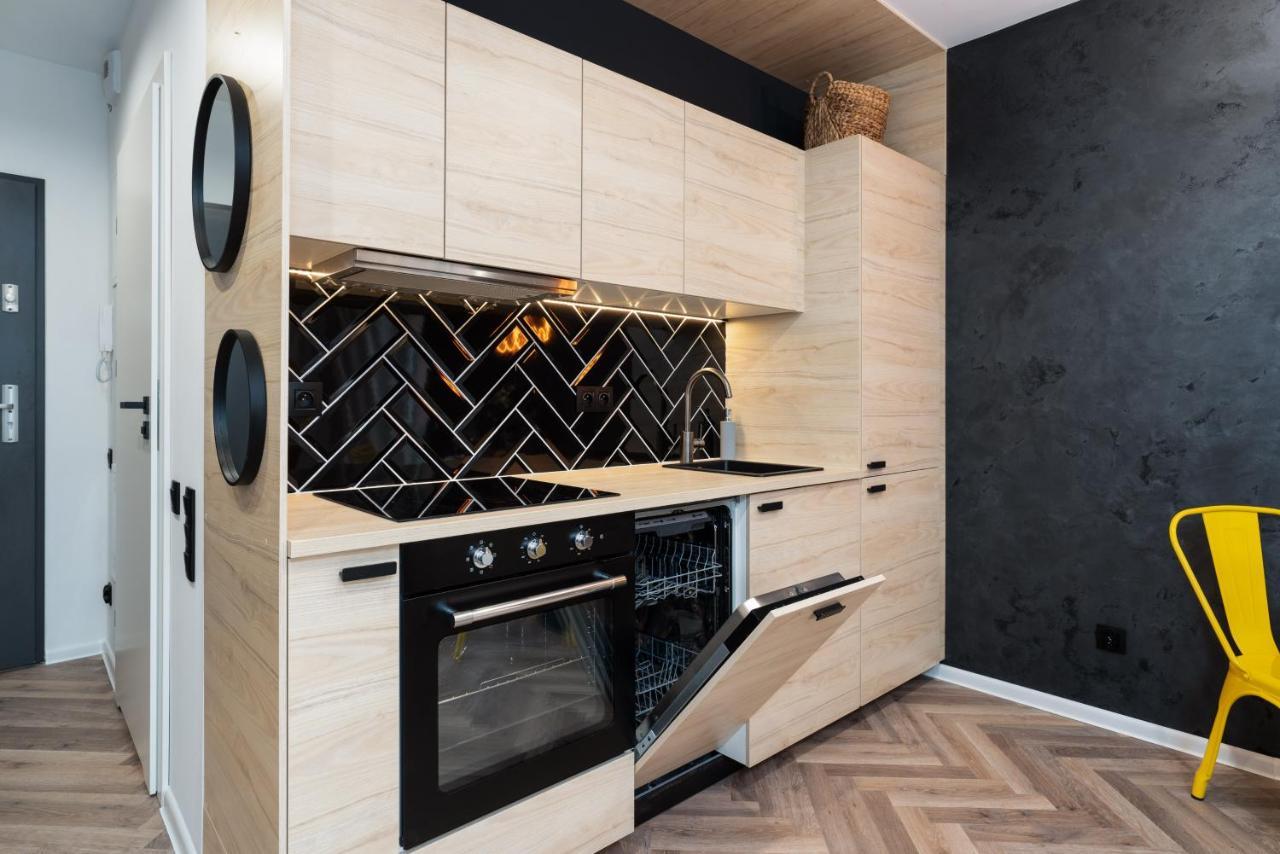 Loft Style Apartments Opienskiego With Parking By Noclegi Renters Posen Exterior foto