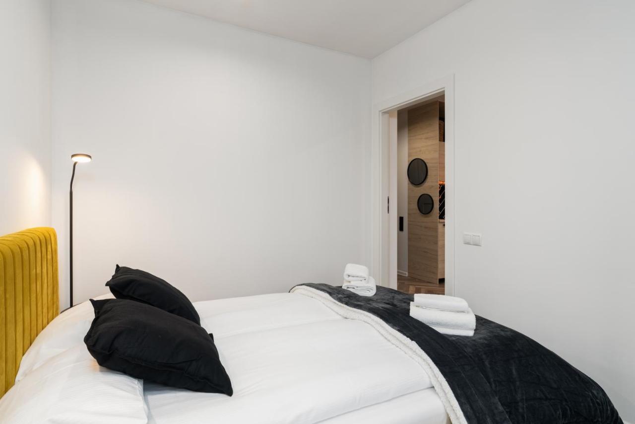 Loft Style Apartments Opienskiego With Parking By Noclegi Renters Posen Exterior foto